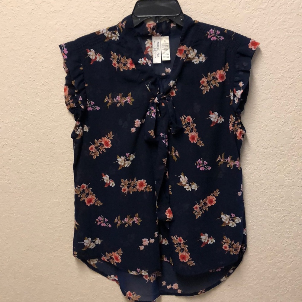 🌺Midnight Sky floral top🌺